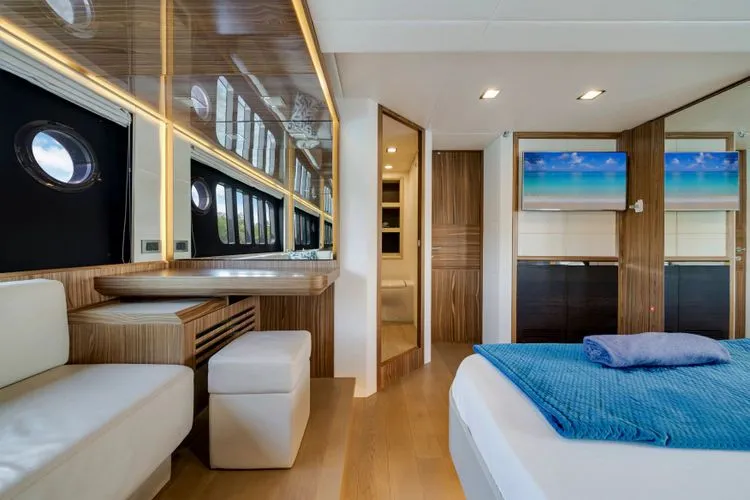 Slide: The Image of 2018 Absolute 60 Fly - Image 42 - 42