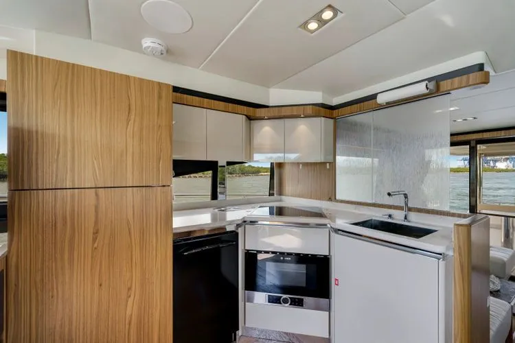 Slide: The Image of 2018 Absolute 60 Fly - Image 43 - 43