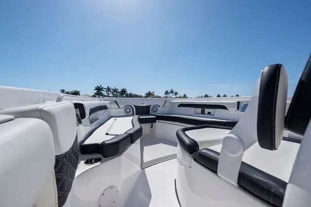 Slide: The Image of Tidewater 272 CC Adventure 2022 - 46