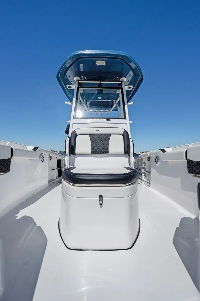 Slide: The Image of Tidewater 272 CC Adventure 2022 - 49