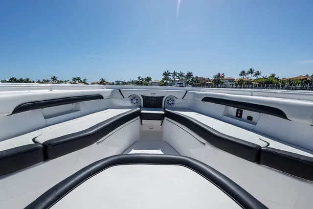 Slide: The Image of Tidewater 272 CC Adventure 2022 - 50