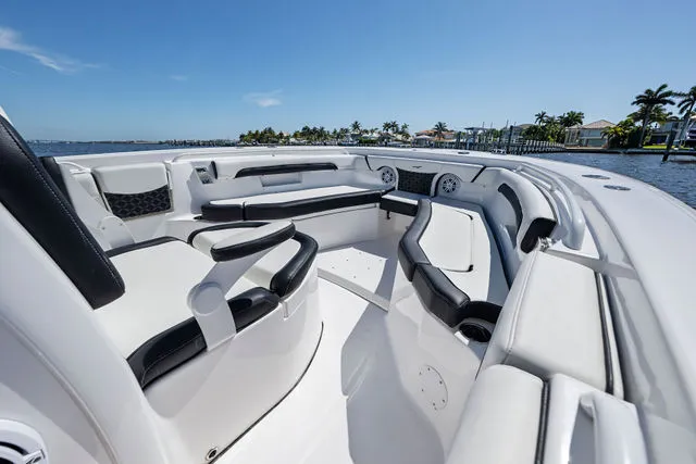 Slide: The Image of Tidewater 272 CC Adventure 2022 - 51