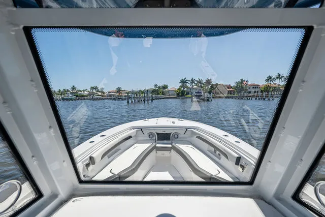 Slide: The Image of Tidewater 272 CC Adventure 2022 - 53