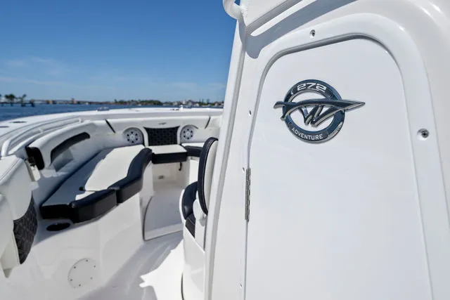Slide: The Image of Tidewater 272 CC Adventure 2022 - 57