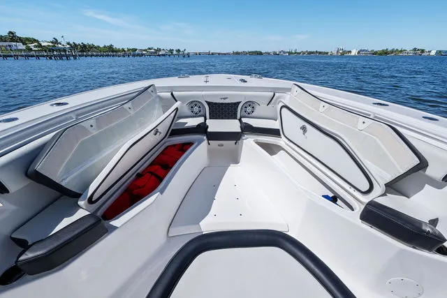 Slide: The Image of Tidewater 272 CC Adventure 2022 - 60