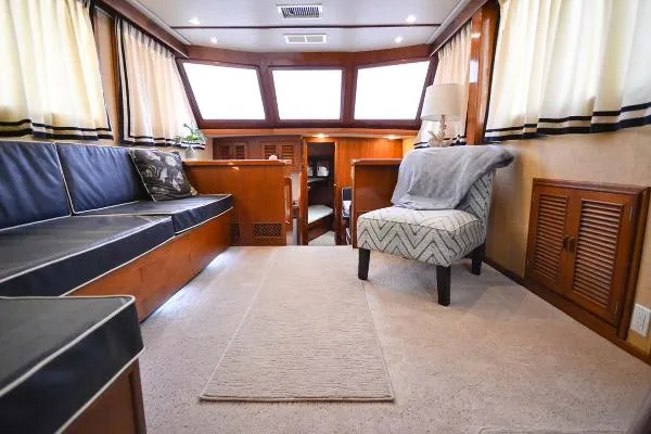Slide: The Image of CHB Cockpit Motoryacht 1988 - 4