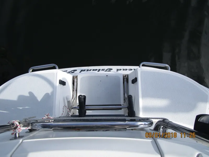Slide: The Image of Hunter 33.5 1994 - 5