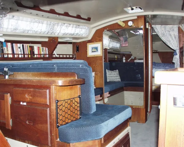 Slide: The Image of Catalina Sloop 1981 - 10