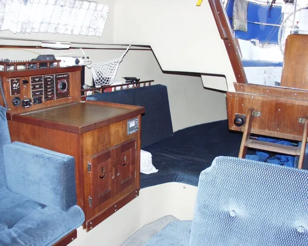 Slide: The Image of Catalina Sloop 1981 - 4