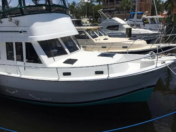Slide: The Image of Mainship 350 Trawler 1997 - 0