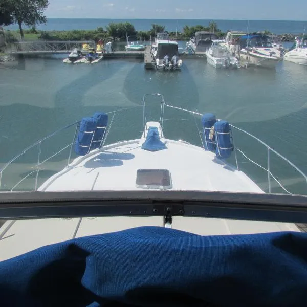 Slide: The Image of Chris-Craft 426 Catalina 1988 - 10