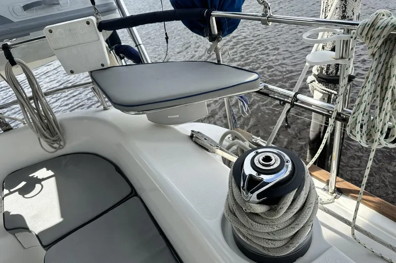 Slide: The Image of Cockpit of 2005 Catalina Morgan 440 sailboat with winch and ropes. - 58