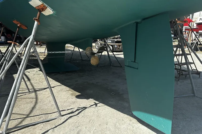 Slide: The Image of Underwater view of 2005 Catalina Morgan 440 sailboat hull on stands. - 72
