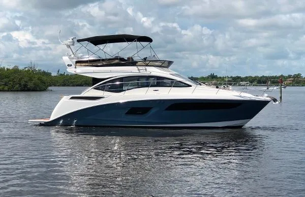 Slide: The Image of Sea Ray Fly 400 2018 - 0