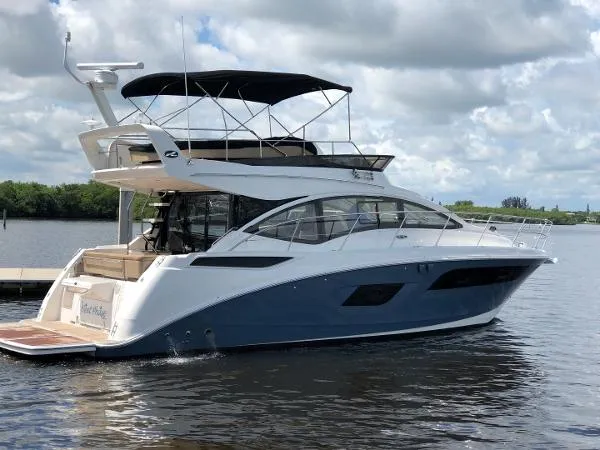Slide: The Image of Sea Ray Fly 400 2018 - 5