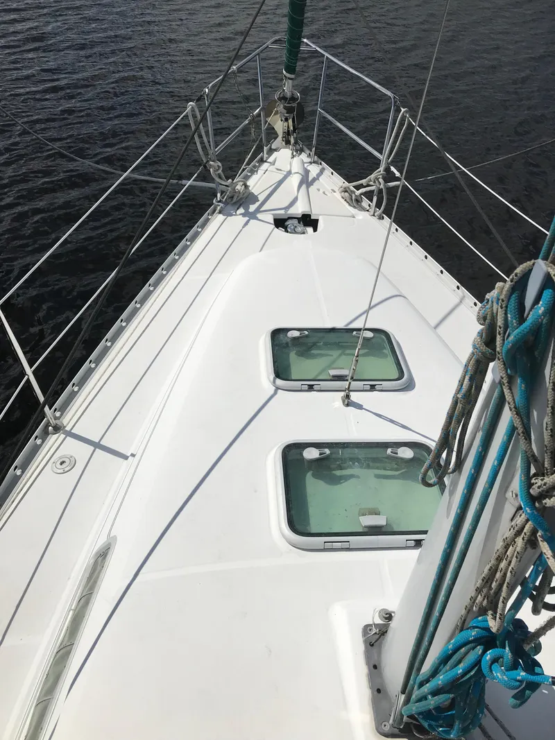 Slide: The Image of Beneteau 331 2004 - 10