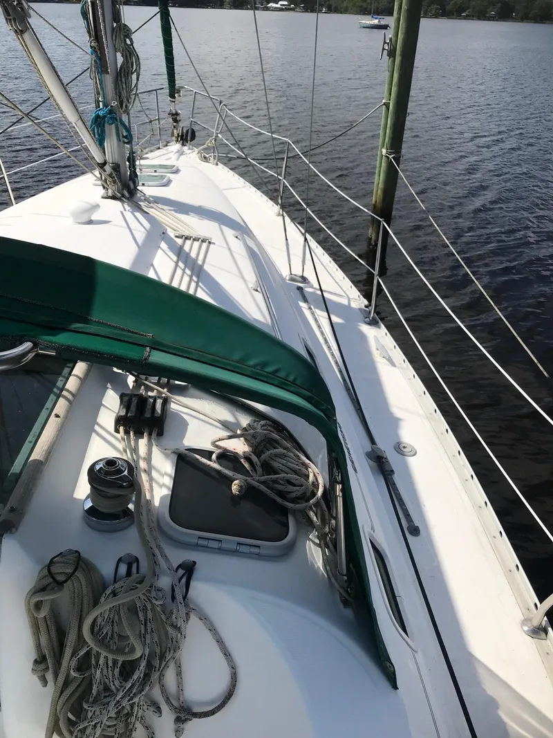 Slide: The Image of Beneteau 331 2004 - 6