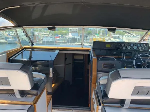Slide: The Image of Sea Ray 390 Express 1986 - 1