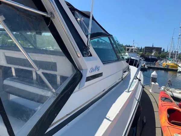 Slide: The Image of Sea Ray 390 Express 1986 - 9
