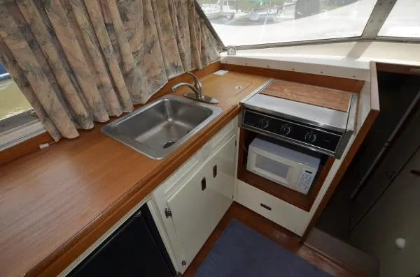 Slide: The Image of Bertram 35 Convertible 1980 - 8