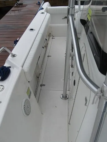 Slide: The Image of Boston Whaler 230 Outrage 1999 - 11