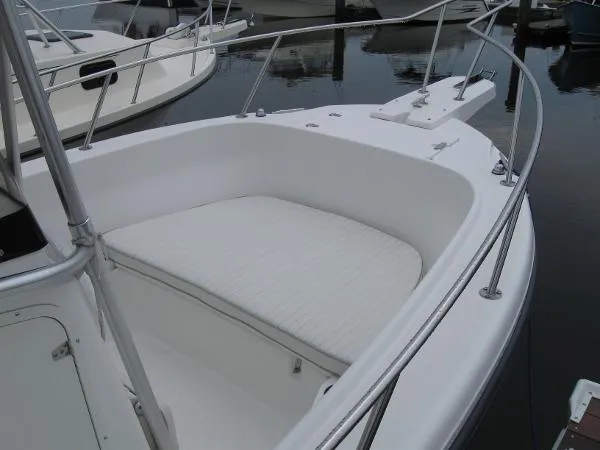 Slide: The Image of Boston Whaler 230 Outrage 1999 - 3
