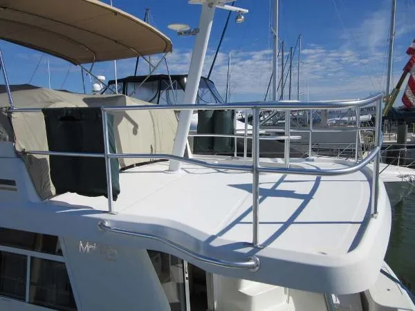 Slide: The Image of Mainship 390 Trawler 2001 - 8