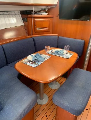 Slide: The Image of Beneteau 393 2004 - 4