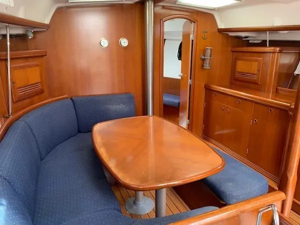 Slide: The Image of Beneteau 393 2004 - 7