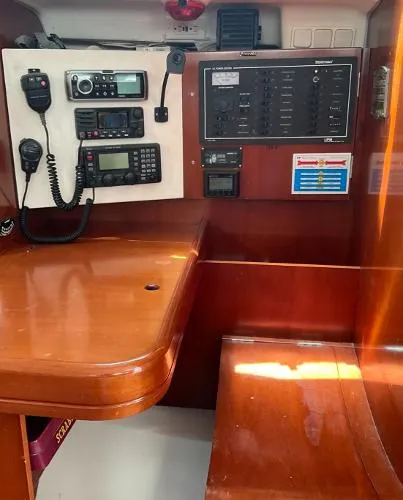 Slide: The Image of Beneteau 393 2004 - 8