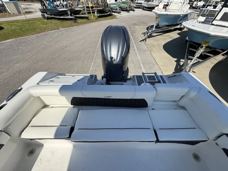 Slide: The Image of Tidewater 220 LXF 2026 - 12