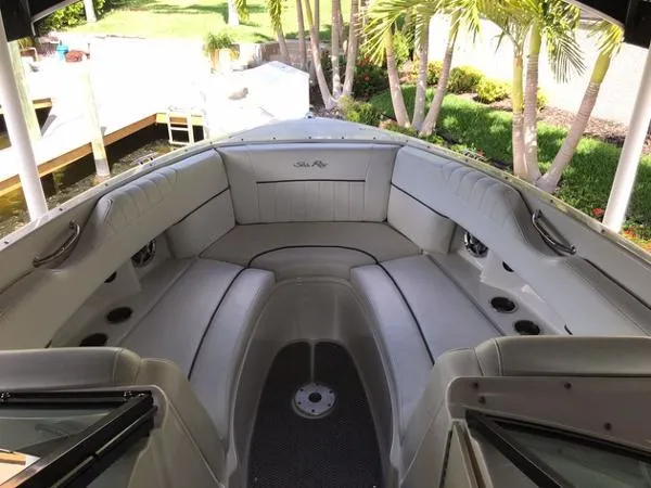Slide: The Image of Sea Ray 270 SLX 2008 - 3