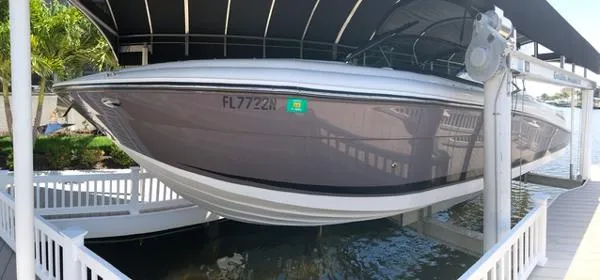 Slide: The Image of Sea Ray 270 SLX 2008 - 5