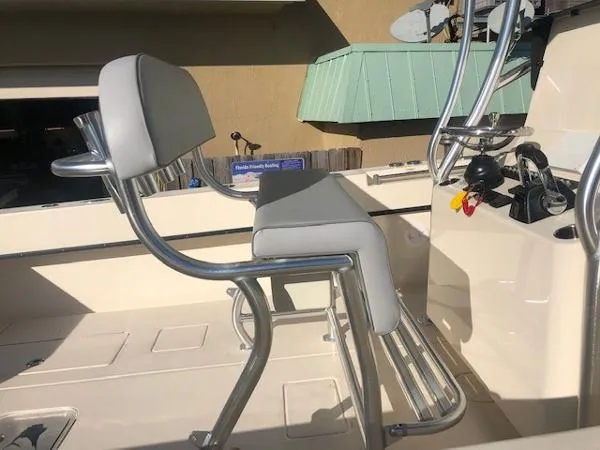 Slide: The Image of Contender 32 ST 2020 - 2