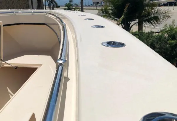 Slide: The Image of Contender 32 ST 2020 - 8