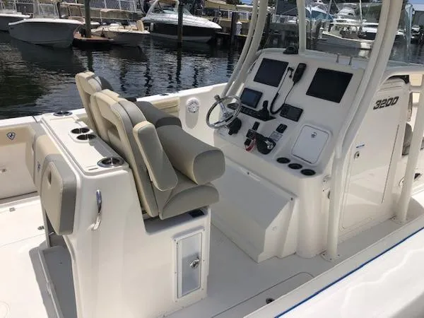 Slide: The Image of Century 3200 Center Console 2021 - 5