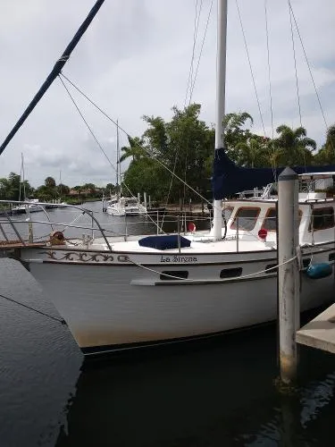 Slide: The Image of Island Trader 40 1990 - 0
