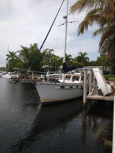 Slide: The Image of Island Trader 40 1990 - 2
