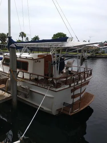 Slide: The Image of Island Trader 40 1990 - 3