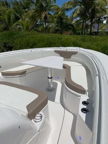 Slide: The Image of Edgewater 370 CC 2018 - 3