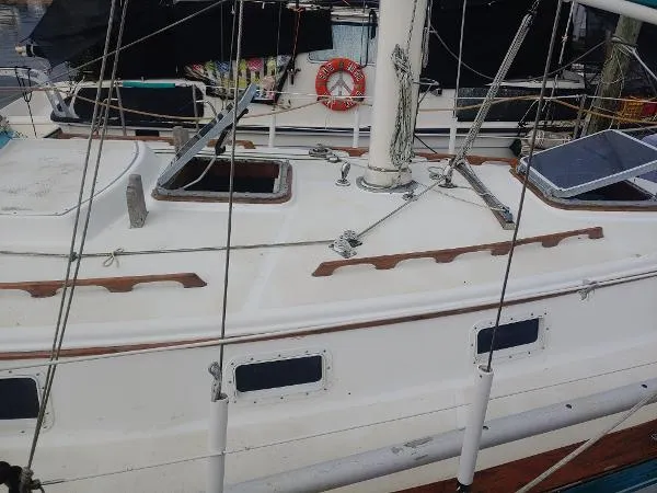 Slide: The Image of Endeavour Ketch 1981 - 11