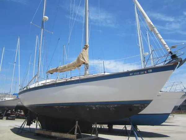 Slide: The Image of Endeavour 37 Ketch 1977 - 0
