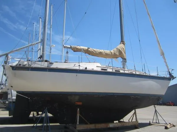 Slide: The Image of Endeavour 37 Ketch 1977 - 2