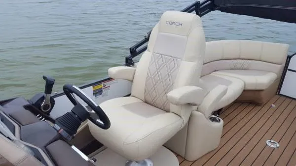 Slide: The Image of Coach Pontoons 250 RF Tritoon 2017 - 4