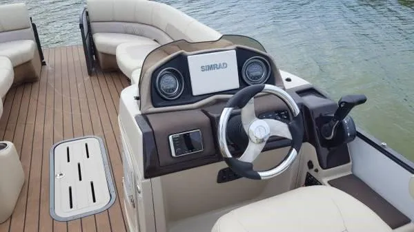 Slide: The Image of Coach Pontoons 250 RF Tritoon 2017 - 5