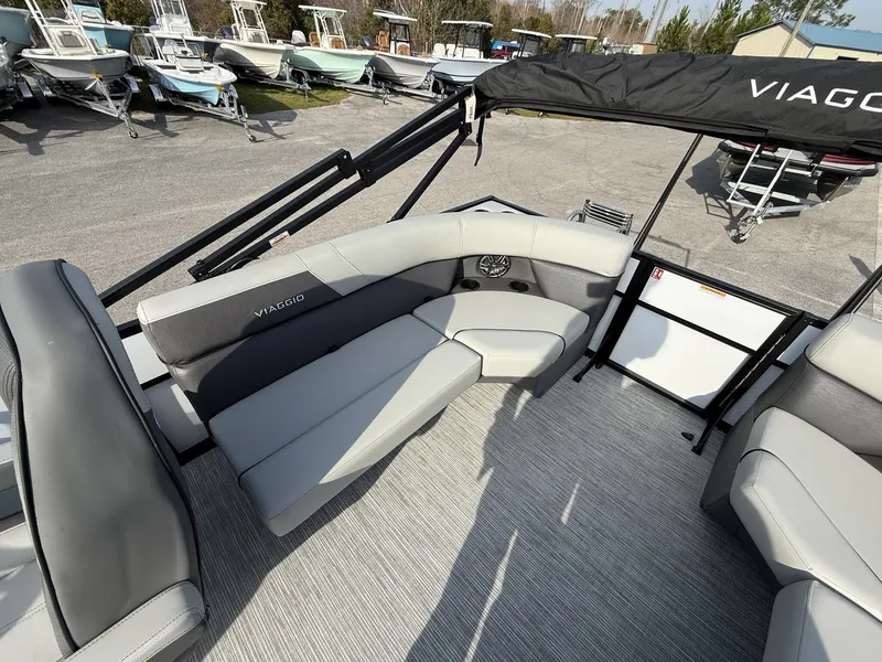 Slide: The Image of Viaggio Lago V 20 U 2026 - 4