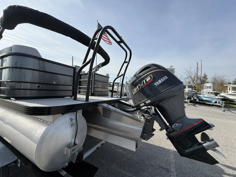 Slide: The Image of Veranda Vista View Series 20RC-BITOON-115HP 2026 - 4