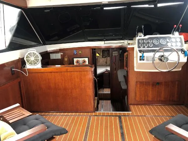 Slide: The Image of Trojan 32 Sedan Flybridge 1978 - 3