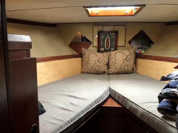 Slide: The Image of Trojan 32 Sedan Flybridge 1978 - 6