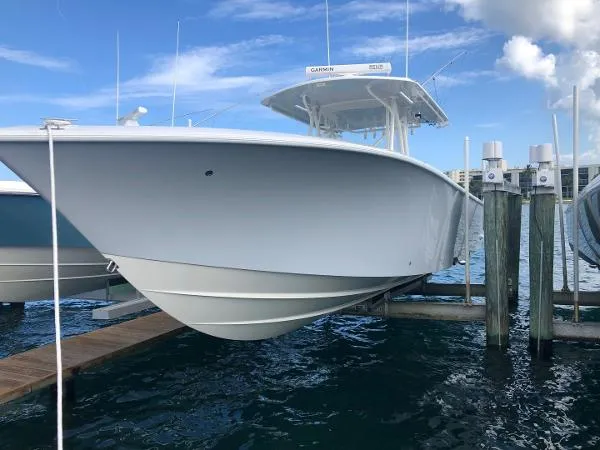 Slide: The Image of SeaVee 370z 2018 - 1